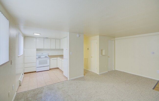 Building Photo - 4720 E 8th Ave
