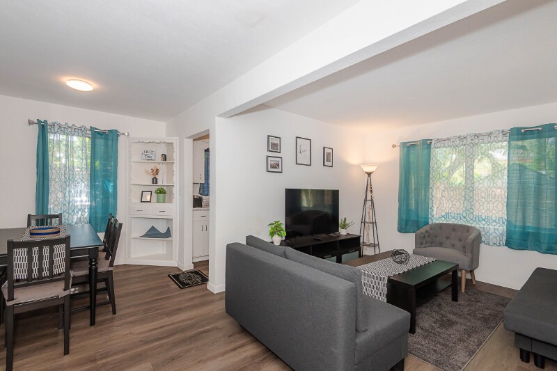 Foto principal - 1017 NE 14th Ave