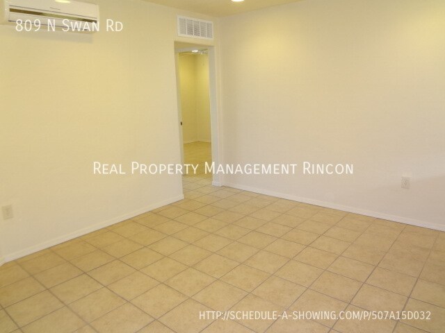 Foto del edificio - 809 N Swan Rd