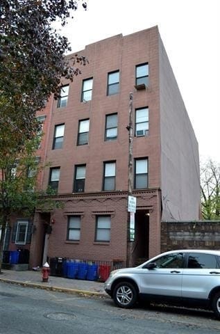 Building Photo - 607 1st St