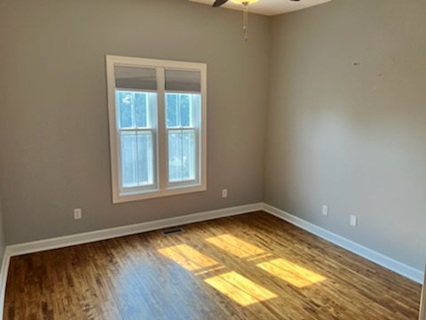 Building Photo - Beautiful town home in the heart of Saint ...