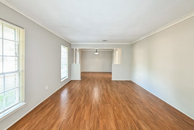 Foto del edificio - 10719 Idlebrook Dr