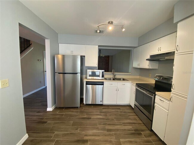 Building Photo - 2864 Wareham Ct