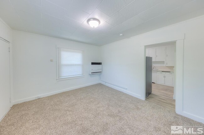 Building Photo - 1127 Buena Vista Ave