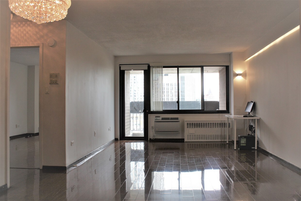 Primary Photo - 333 Pearl St
