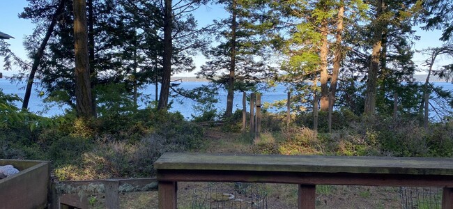 Foto del edificio - Waterview Rental on Lopez Island