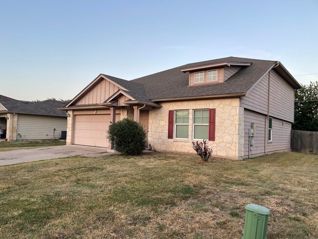 Building Photo - 200 Adriana Ln