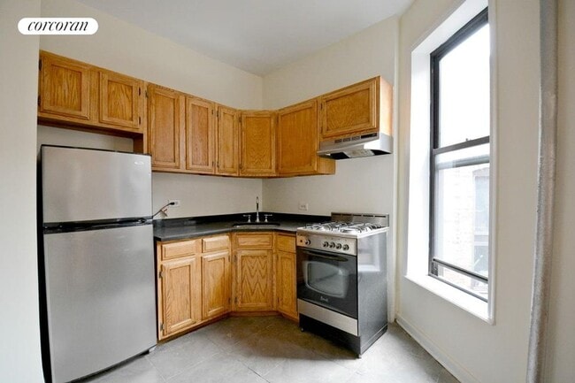 Building Photo - 526 W 123rd St