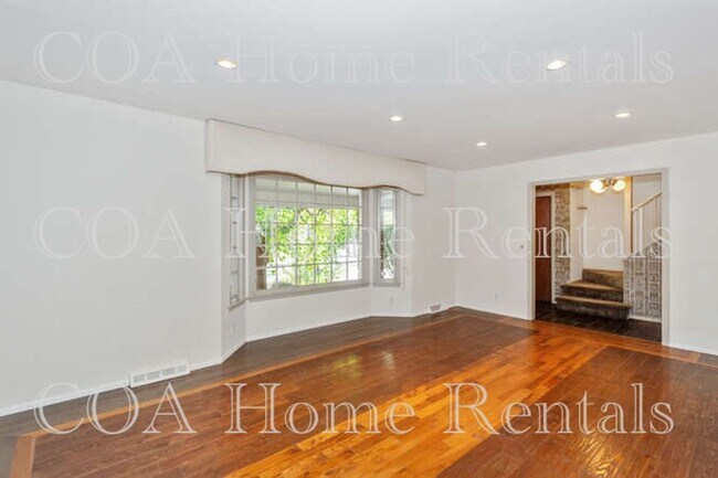 Foto del edificio - Great East Side Location