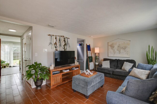 Foto del edificio - 4635 Glanmire Dr