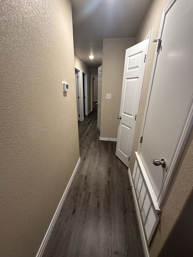 Foto del edificio - AVAILABLE NOW! (SECTION 8 ACCEPTED)