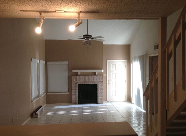 Foto del edificio - 2611 Grants Lake Blvd