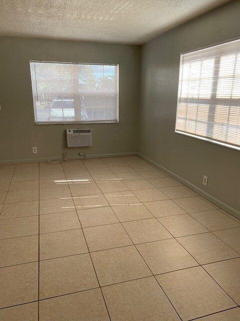 Foto del edificio - 5436 NW 19th St