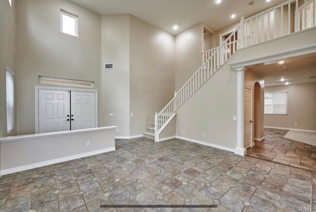 Building Photo - 14862 Sydney Ave