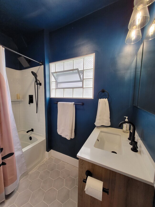 Main Level Bathroom - 12969 Emerson Ave