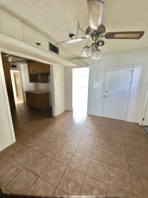Foto del edificio - 9406 Montgomery Dr