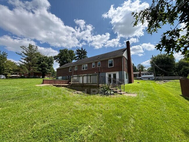 Foto del edificio - 1750 N Staunton Dr