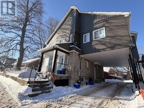 Building Photo - 838 St. Laurent Blvd