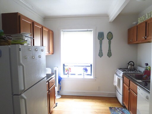 Primary Photo - 4305 N Winchester Ave