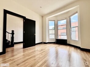 Building Photo - 258 53rd St