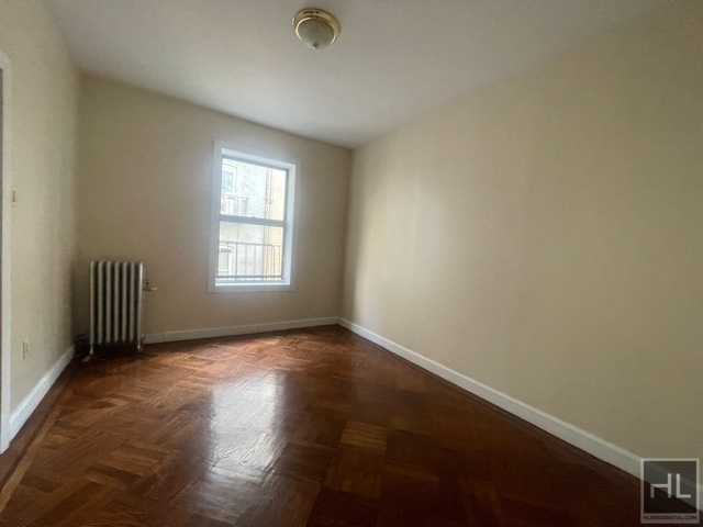 Foto del edificio - Newly Renovated 1 Bedroom Apt in Crown Hei...