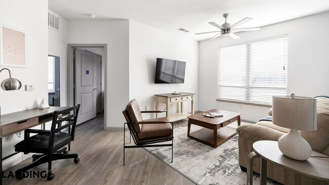 Building Photo - 1001 S Center St