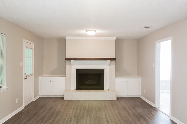 Building Photo - 12710 Pleasant View Dr