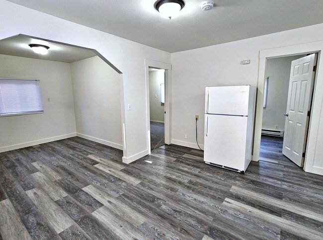Building Photo - *360 TOUR AVAILABLE* Newly Remodeled House...