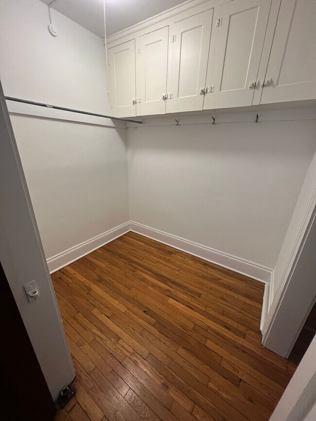Foto del edificio - 1602 Ridgefield Rd