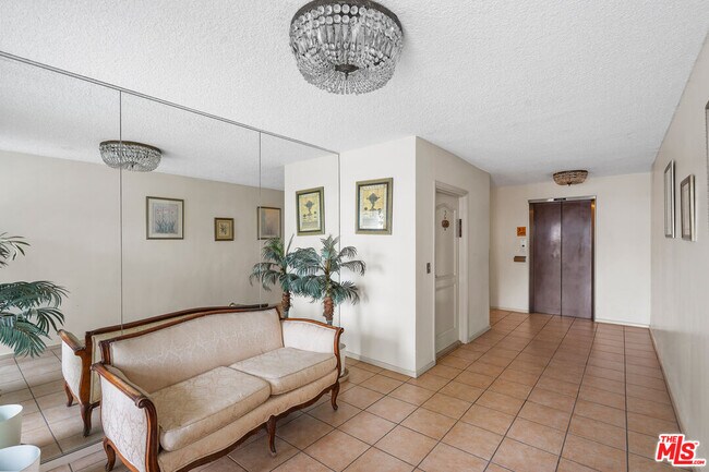 Foto del edificio - 1045 S Bedford St