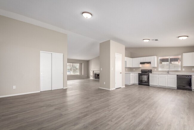 Foto del edificio - $500 Move-In Credit (ends 9/30) | Newly Remodeled 3BR w/ Pool