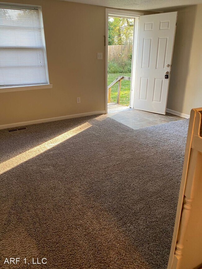 Foto del edificio - 2 br, 1 bath House - 806 1/2 E Devon Street