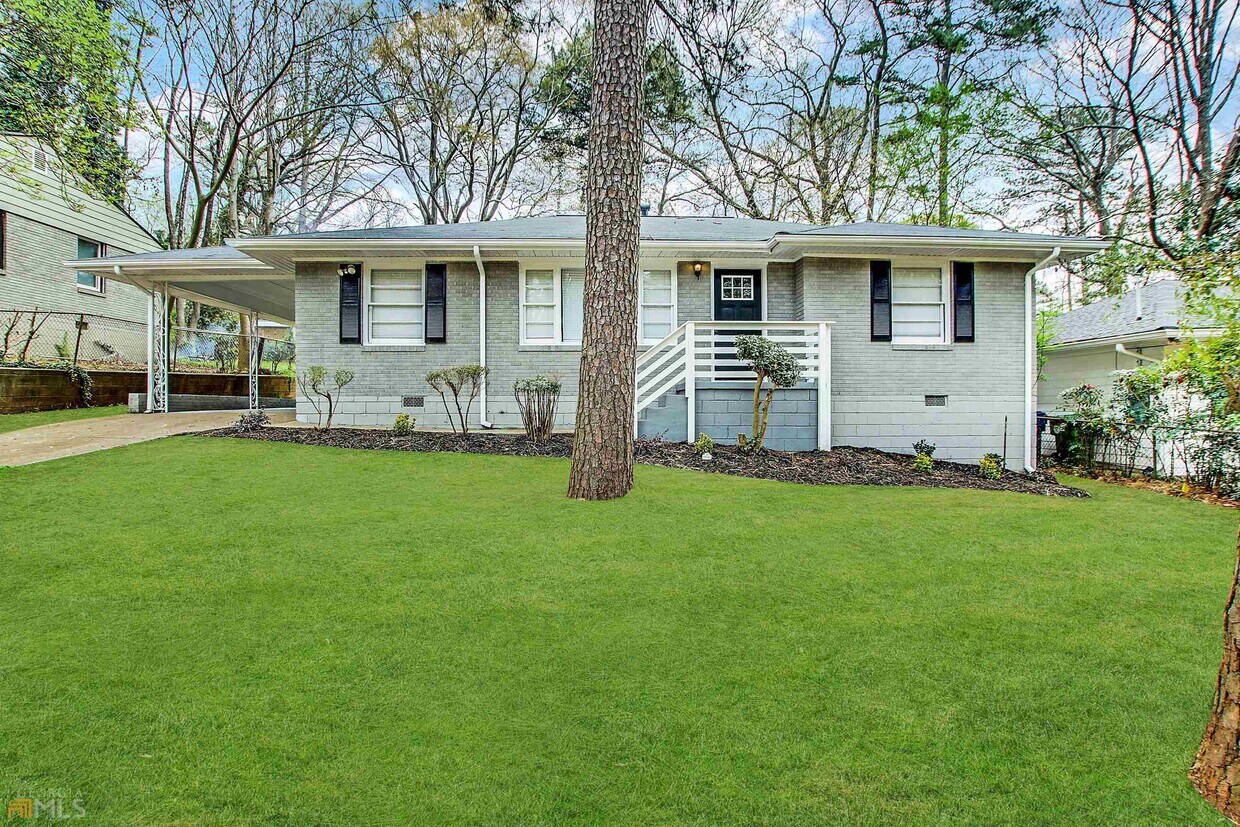 Foto principal - 2450 Springdale Rd SW