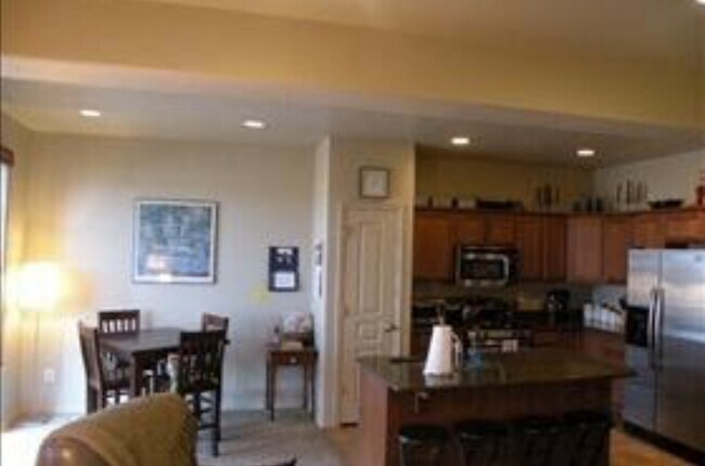 Dining nook / kitchen - 3309 N 150 W