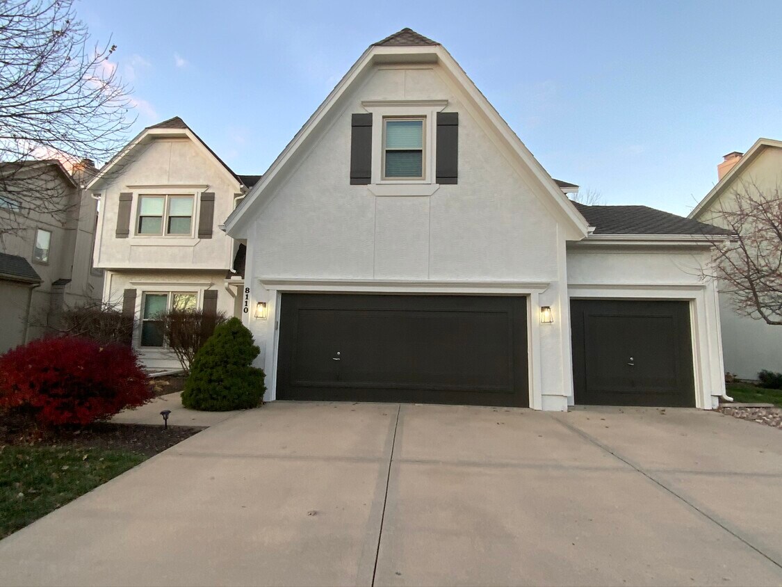 8110 W 129th Ter, Overland Park, KS 66213 House Rental in Overland