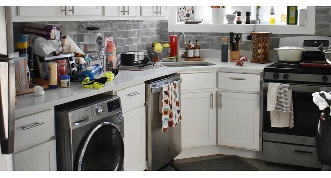 Foto del edificio - 3819 1/2 N Greenview Ave