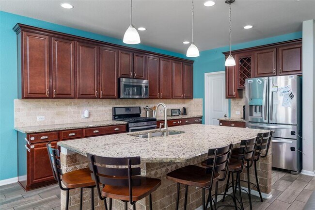 Foto del edificio - 219 Denfield Ct
