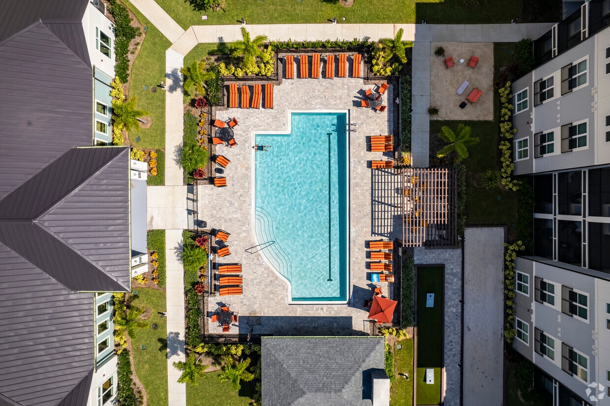 Foto principal - The Pointe at Siena Ridge 55+ Active Adult Apartment Homes