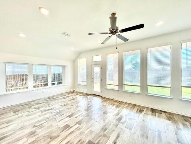 Building Photo - 7204 Black Cherry Ln