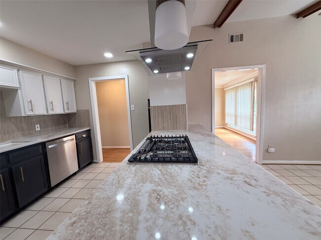 Foto del edificio - 9506 Carousel Ln