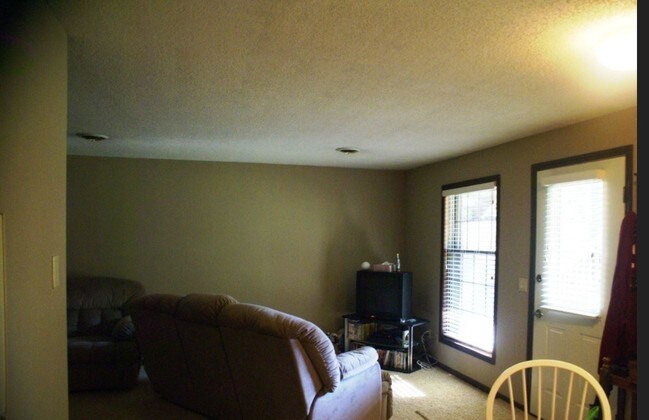 Building Photo - 13390 US-63
