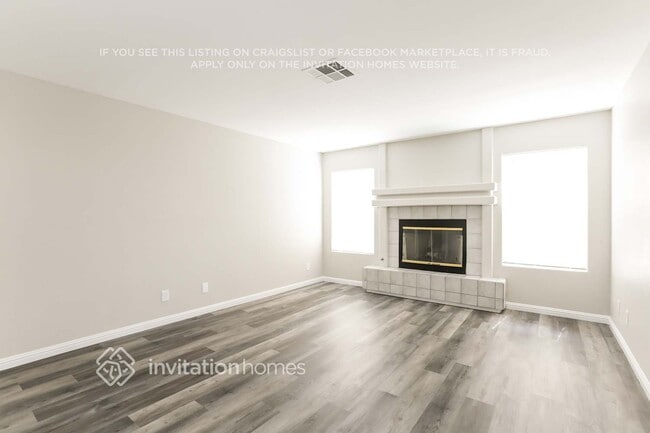 Building Photo - 1400 Desert Hills Dr