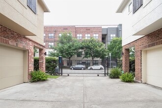 Building Photo - 3848 Center St