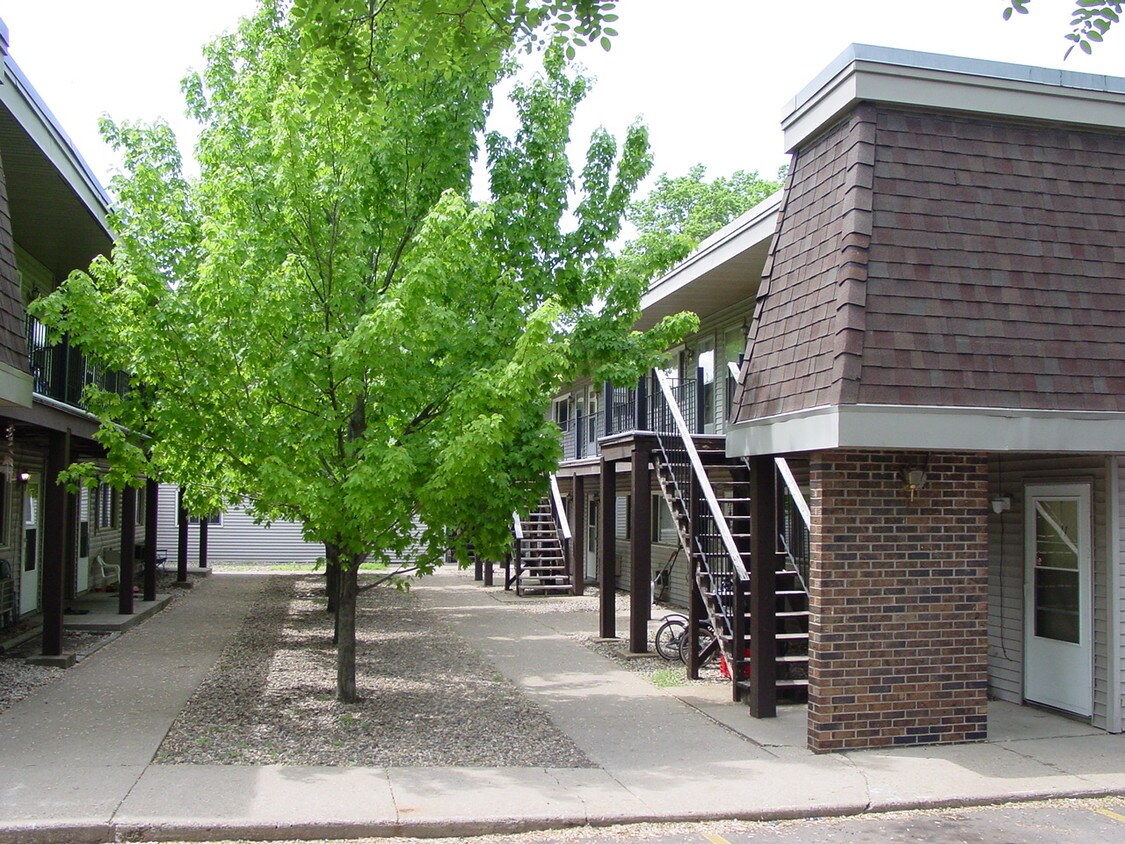 324 Buena Vista Ave, Pekin, IL 61554 Apartments in Pekin, IL