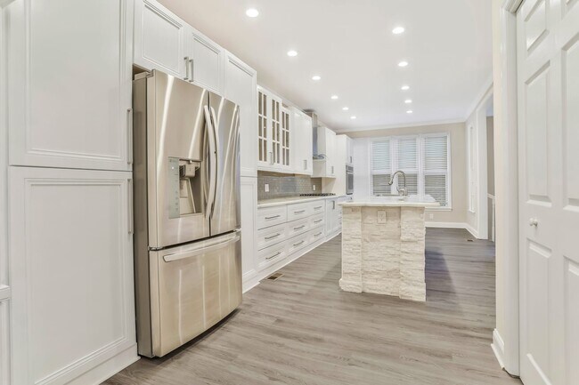 Building Photo - 1818 Tilliewood Trl Ne