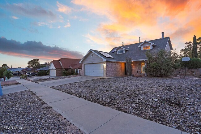 Foto del edificio - 637 Woodcrest Ln