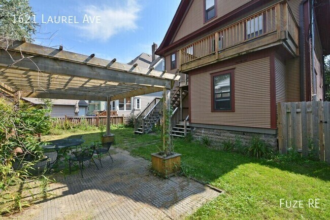 Building Photo - 1621 Laurel Ave