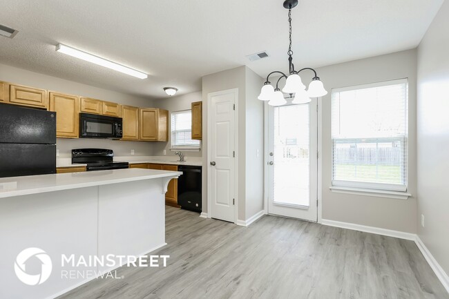 Foto del edificio - 703 Lou Gehrig Cir