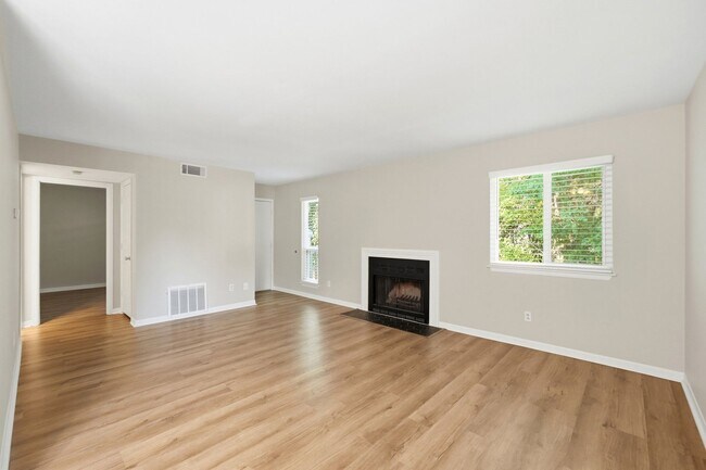 Foto del edificio - 6132 Heath Ridge Ct
