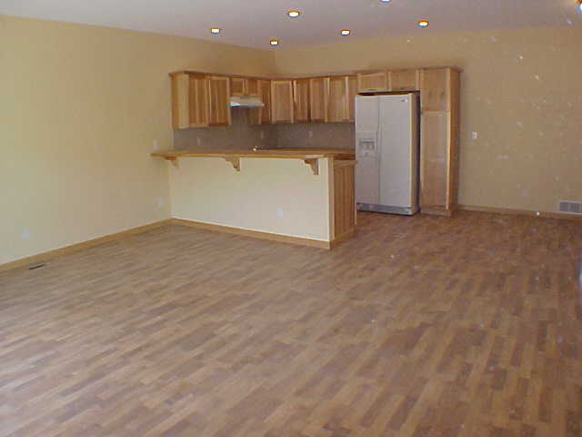 Building Photo - 482